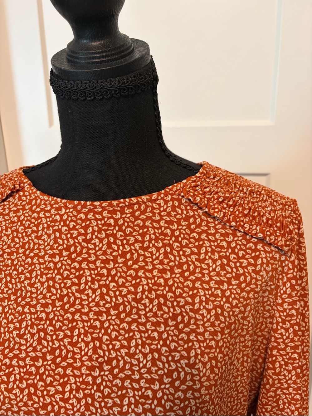 Adrianna Pappell Rust Orange Printed Blouse with White Leaf Pattern Sz L